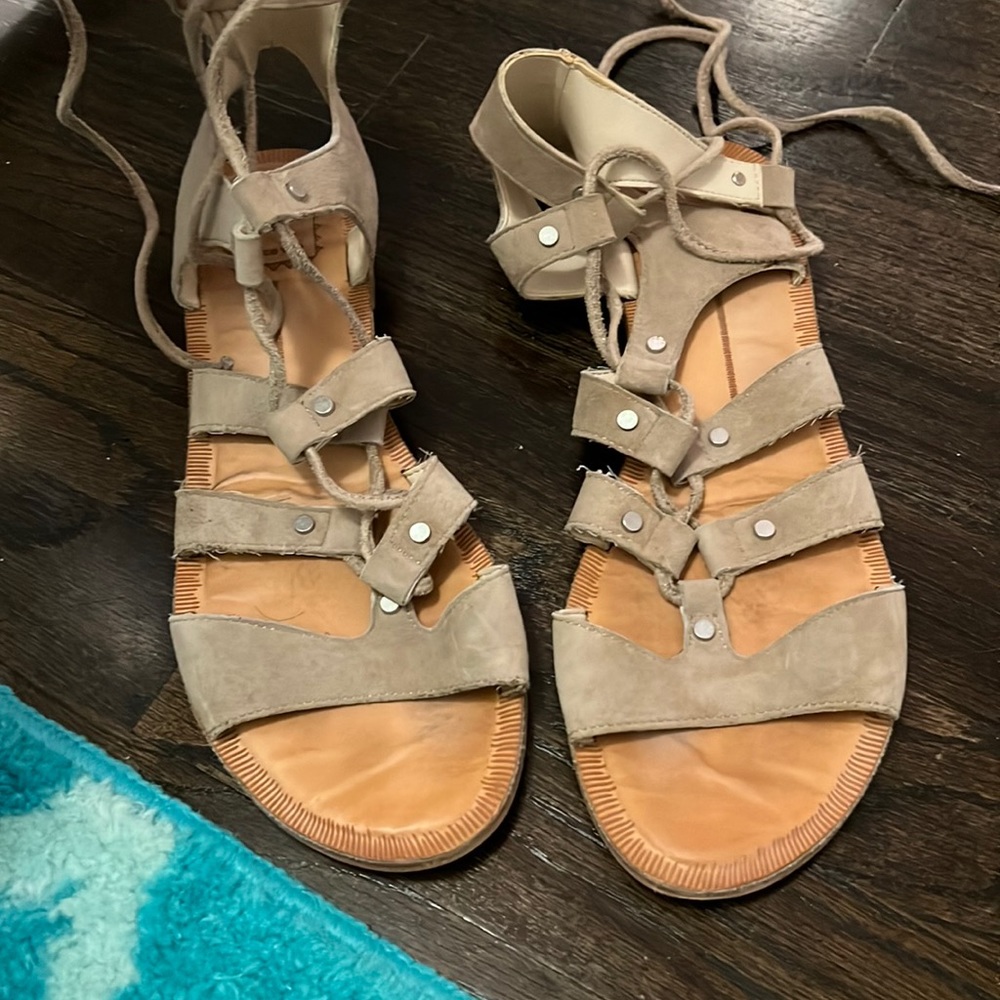 dolce vita wrap sandal